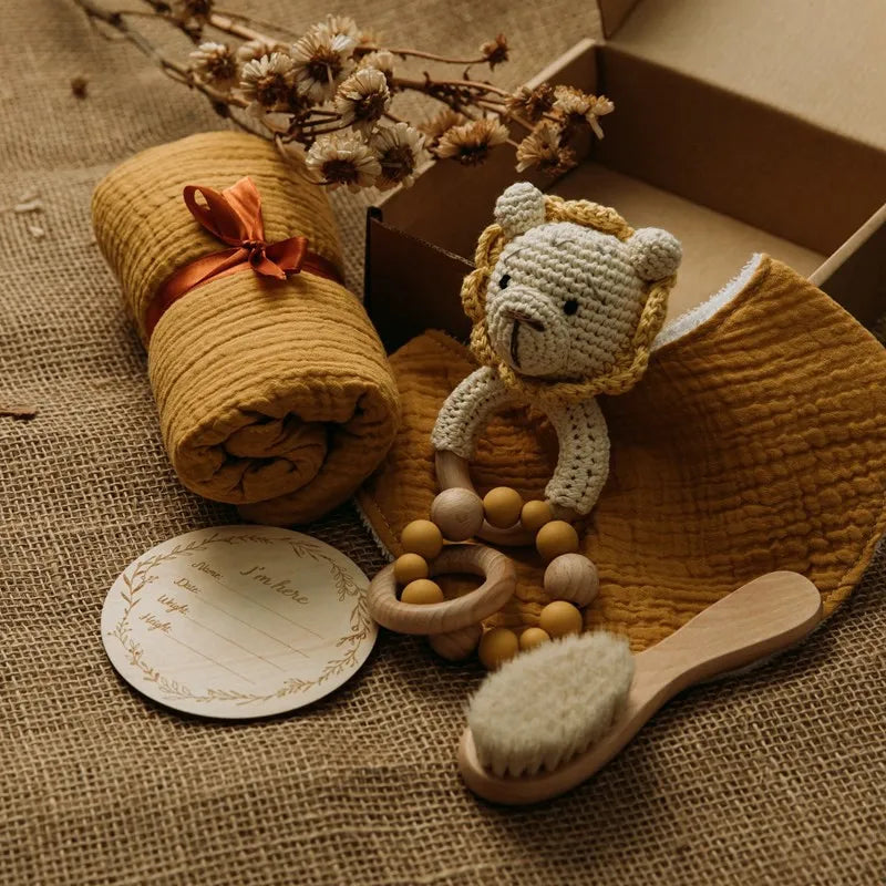 Newborn Bath Gift Set Double Sided Cotton Blanket Wooden Milestone Cards Gifts Box Wooden Crochet Rattle Brushs for Baby Shower