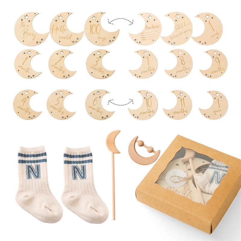 Newborn Bath Gift Set Double Sided Cotton Blanket Wooden Milestone Cards Gifts Box Wooden Crochet Rattle Brushs for Baby Shower