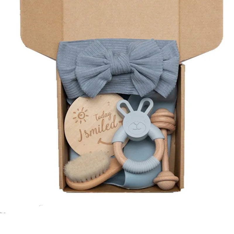 Newborn Bath Gift Set Double Sided Cotton Blanket Wooden Milestone Cards Gifts Box Wooden Crochet Rattle Brushs for Baby Shower