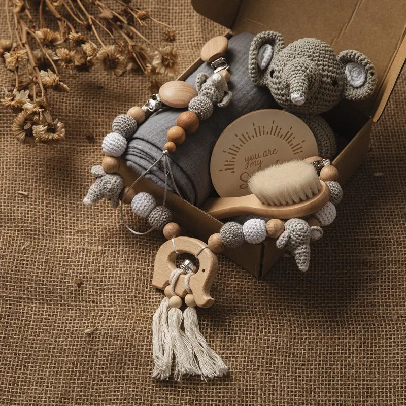 Newborn Bath Gift Set Double Sided Cotton Blanket Wooden Milestone Cards Gifts Box Wooden Crochet Rattle Brushs for Baby Shower